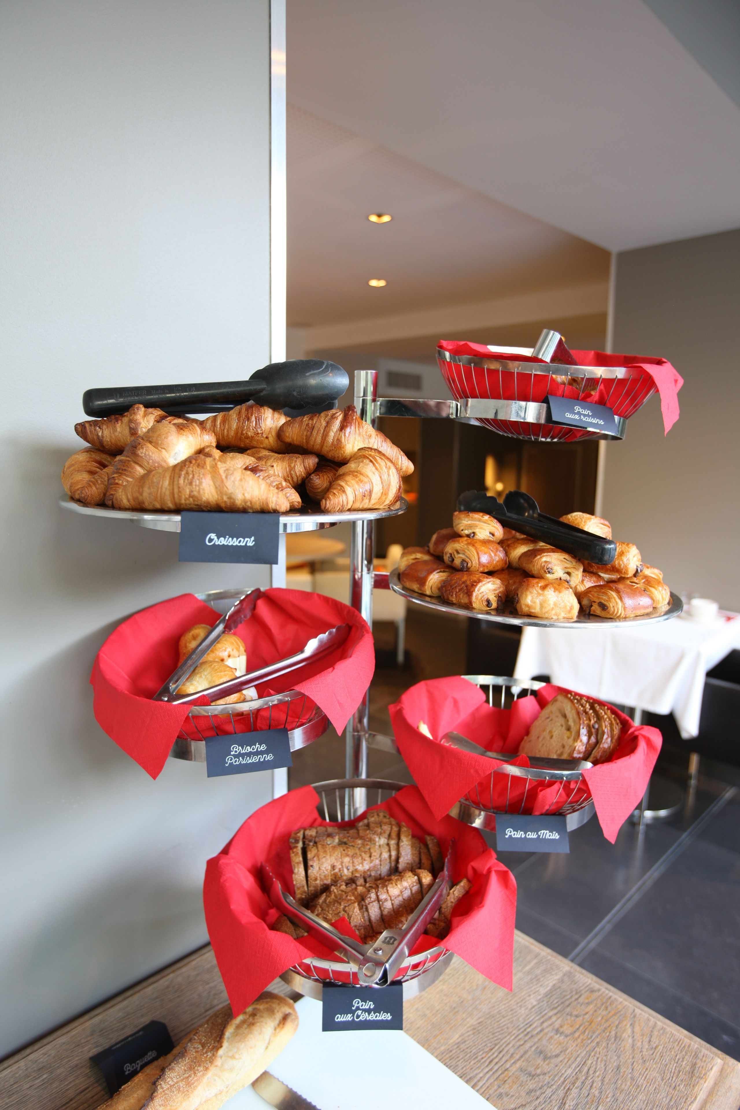 daily buffet breakfast for a fee