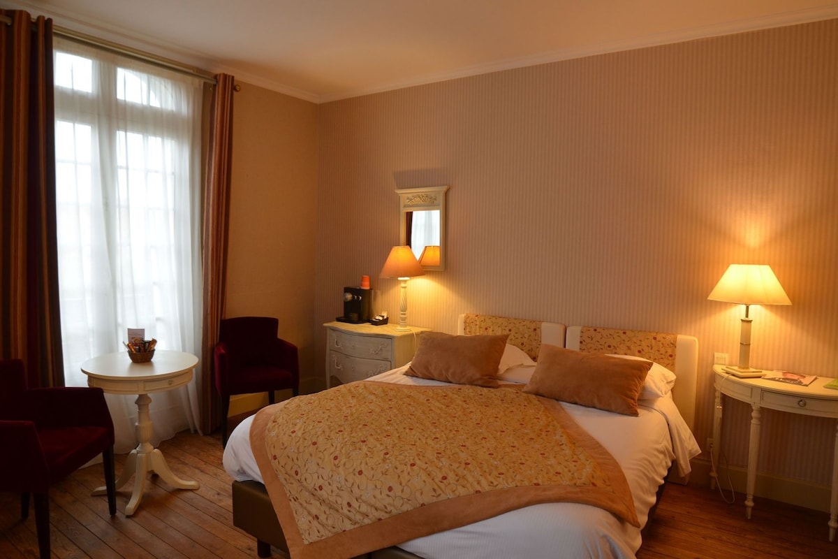 Minibar, in-room safe, soundproofing, iron/ironing board