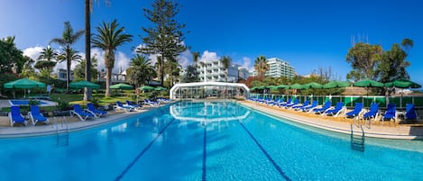 4 piscinas al aire libre, sombrillas, tumbonas