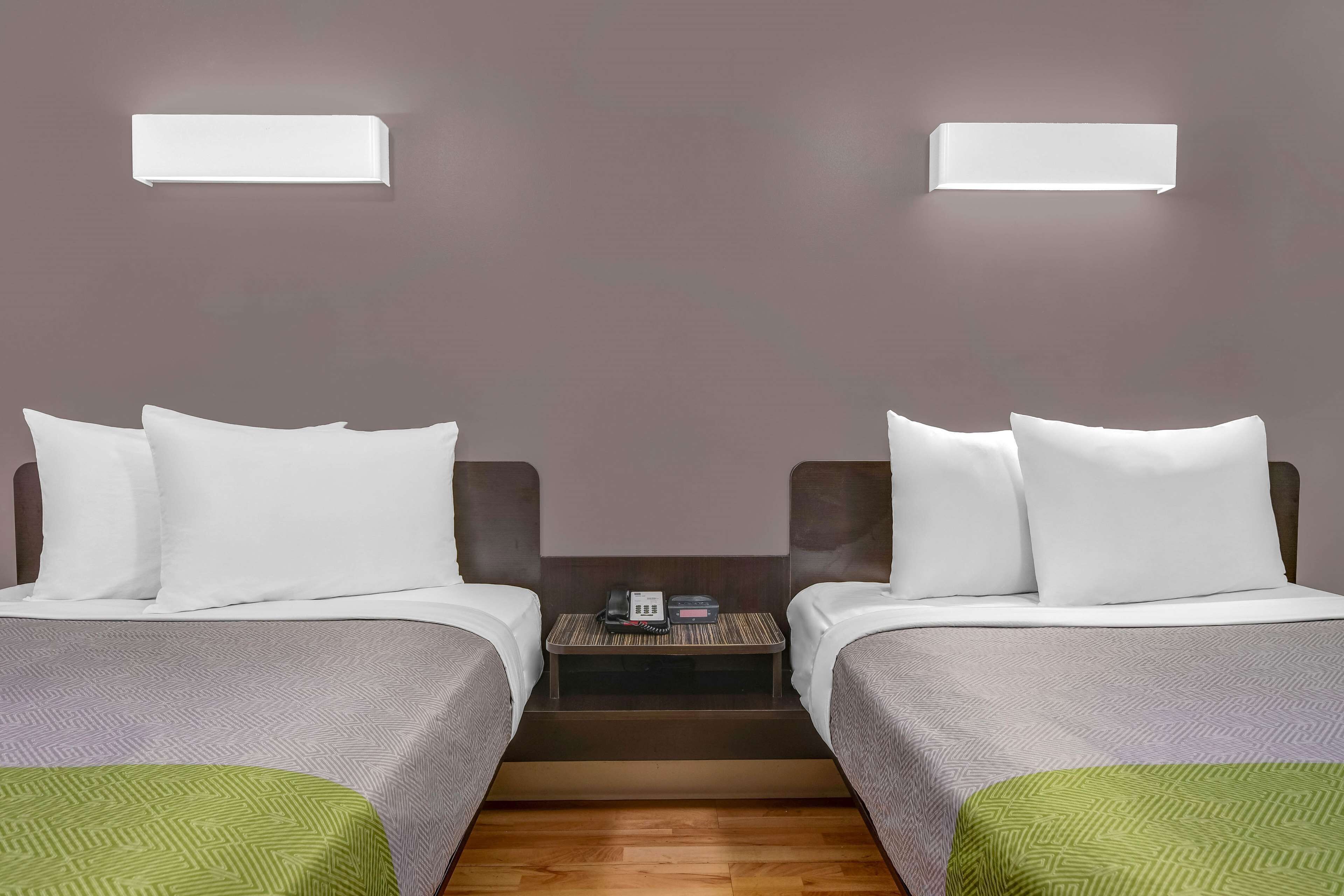 Desk, laptop workspace, iron/ironing board, free WiFi