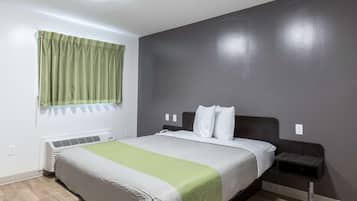 Iron/ironing board, bed sheets