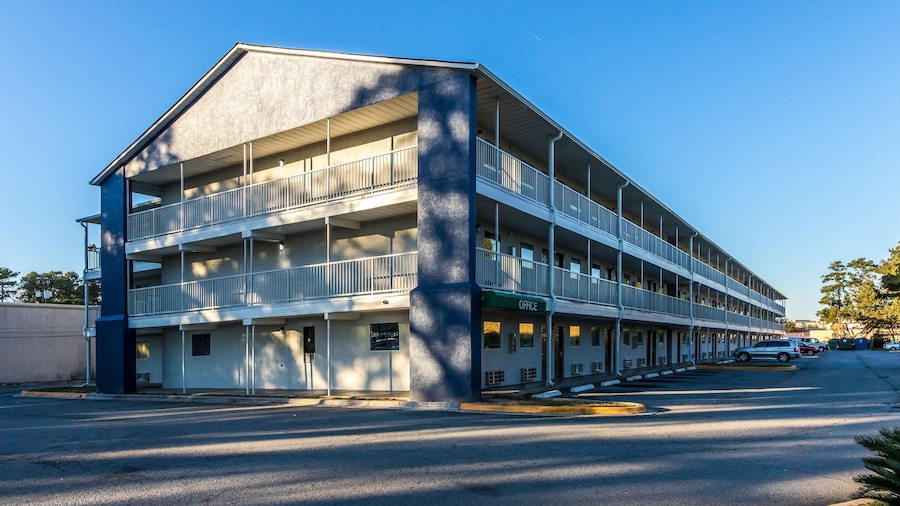 Studio 6 Savannah, GA