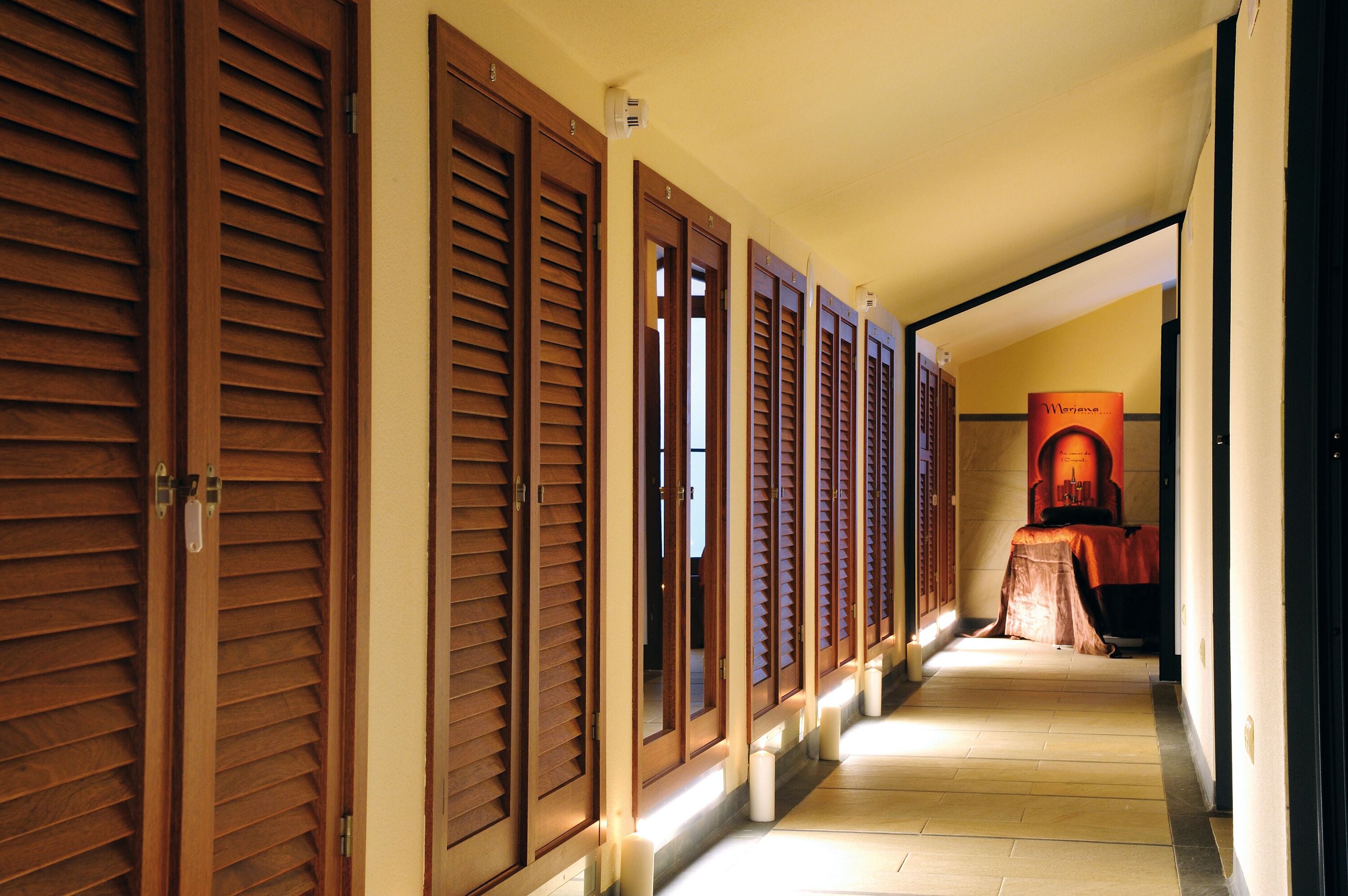 couples treatment room(s), sauna, hot tub, steam room