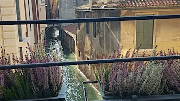 Minibar, una cassaforte in camera, una scrivania
