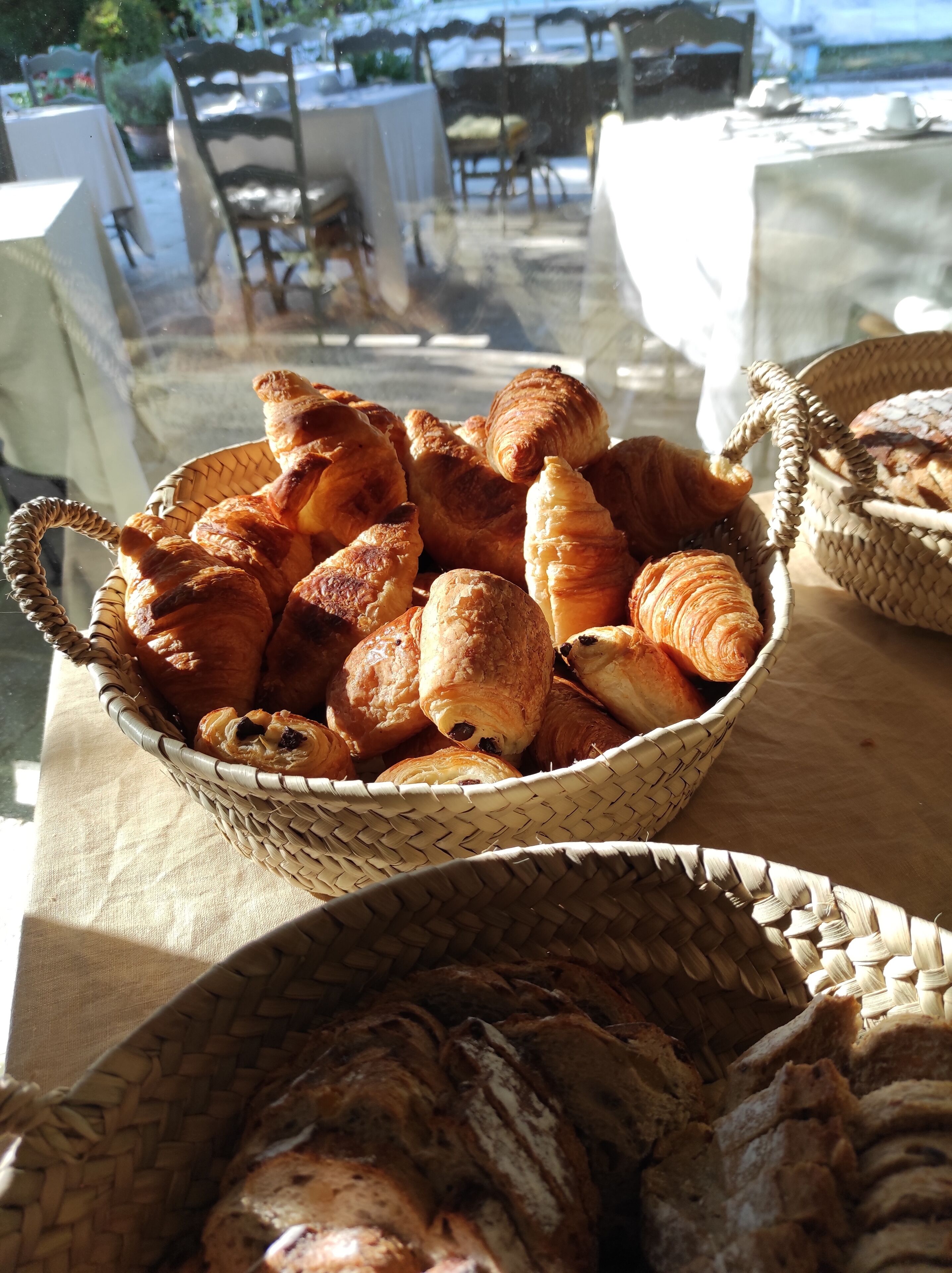 Daily buffet breakfast for a fee