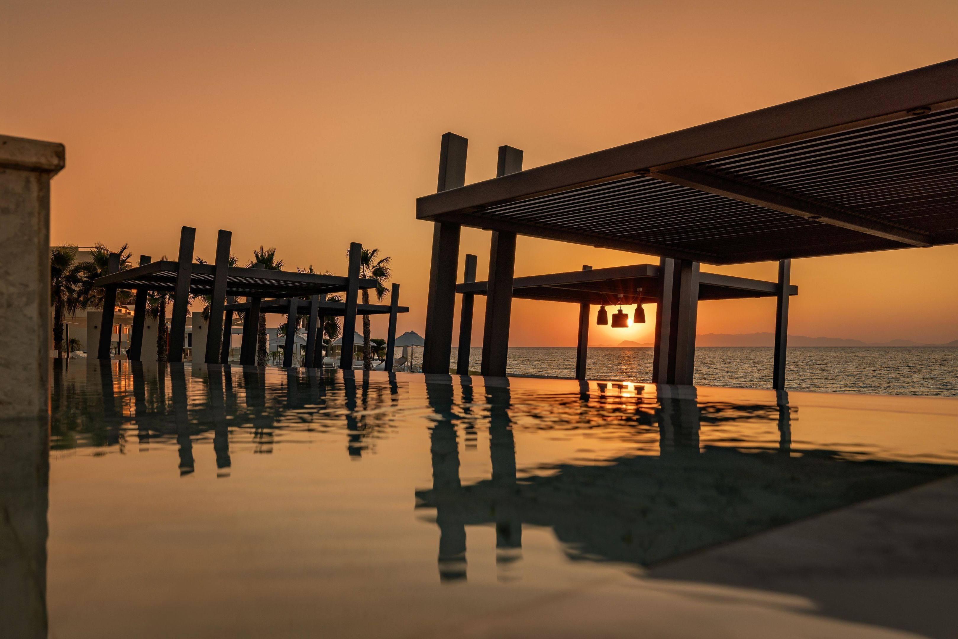 3 outdoor pools, pool umbrellas, sun loungers