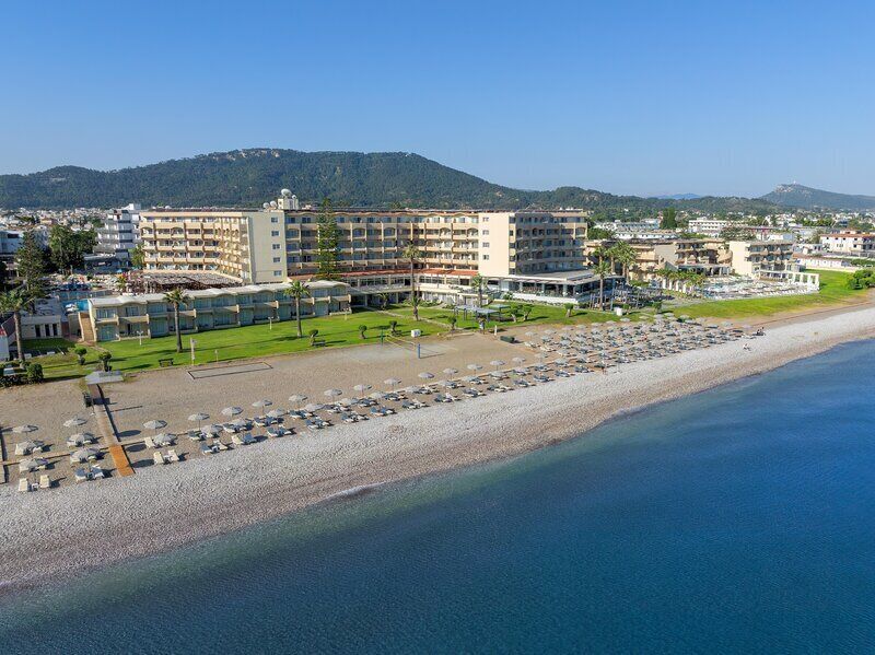 Private beach, sun loungers, beach umbrellas, beach towels