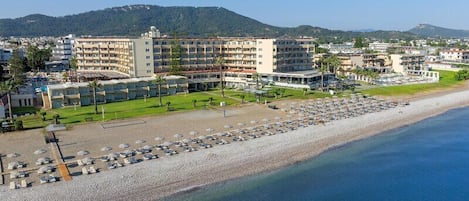 Private beach, sun-loungers, beach umbrellas, beach towels