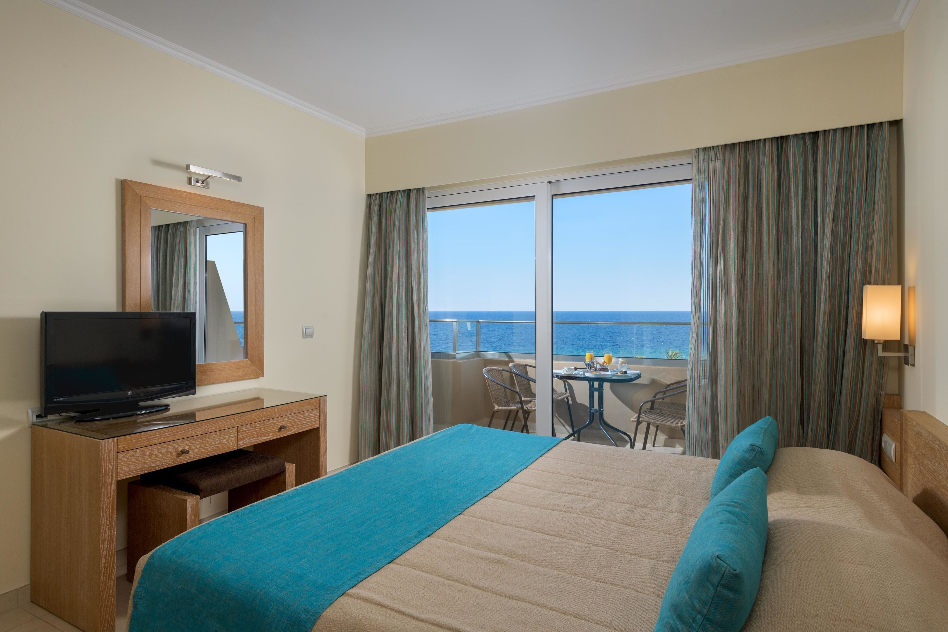 Deluxe Apartment, Sea View (Beachfront Wing)