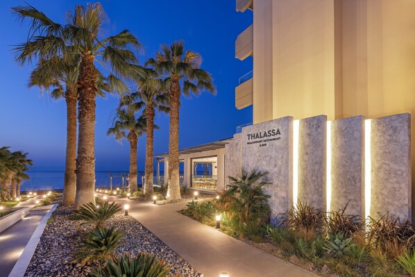 2 間餐廳；供應早餐