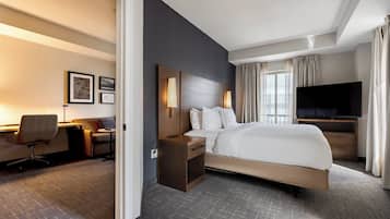 Suite, 1 habitación | Ropa de cama de alta calidad, caja fuerte, escritorio y cortinas opacas