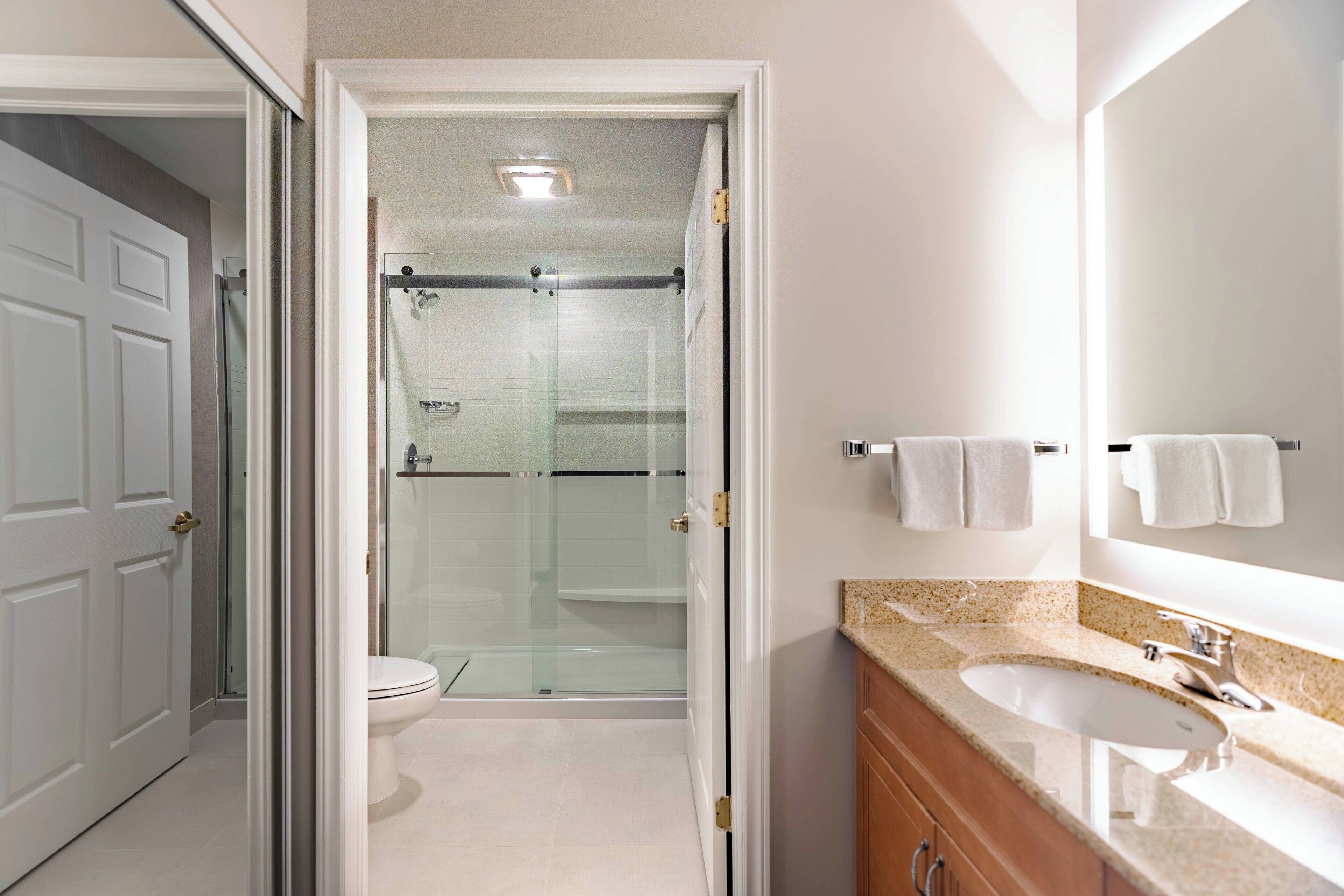 combined shower/bathtub, free toiletries, hair dryer, towels