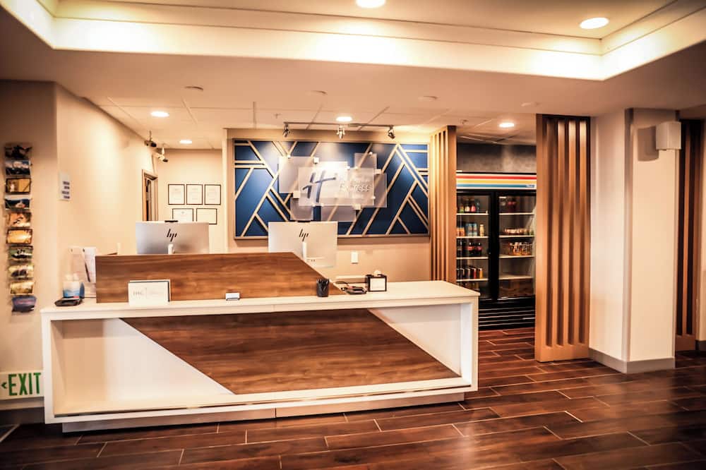 Holiday Inn Express & Suites Douglas, An Ihg Hotel
