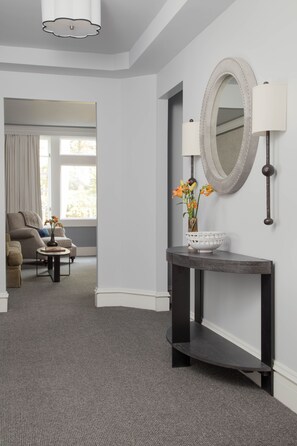 In-room safe, free cribs/infant beds, free rollaway beds, alarm clocks - Canyon Ranch Lenox (Lenox)