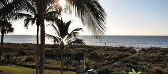 Sandalfoot Beachfront Condominium