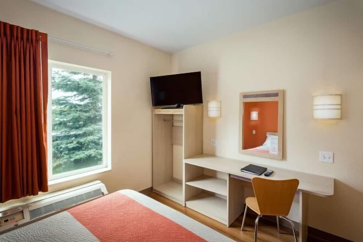 Minibar, in-room safe, desk, blackout drapes
