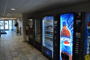 Vending machine - Motel 6 Anchorage, AK - Midtown (Anchorage)