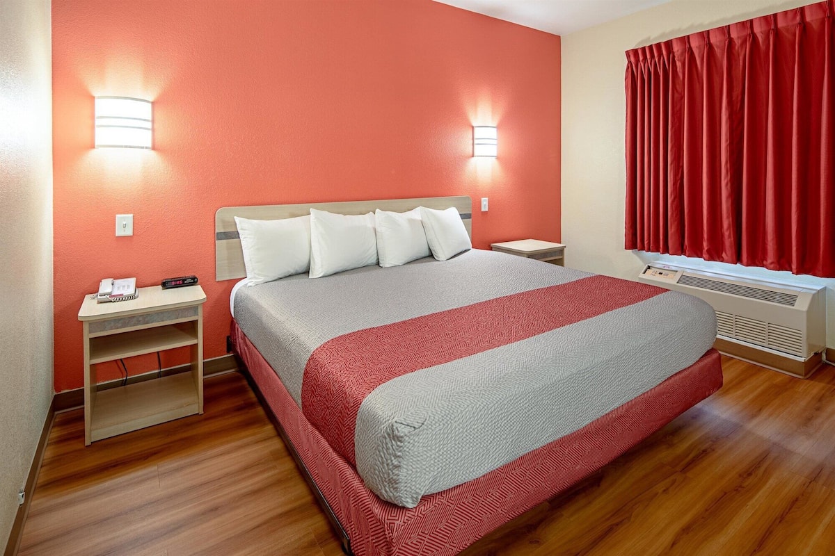 Minibar, in-room safe, desk, blackout drapes