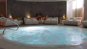 Behandlungsräume für Paare, Sauna, Whirlpool, Dampfbad