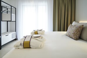 Privilege, Zimmer, 1 Doppelbett | Allergikerbettwaren, Zimmersafe, Schreibtisch, Verdunkelungsvorhänge
