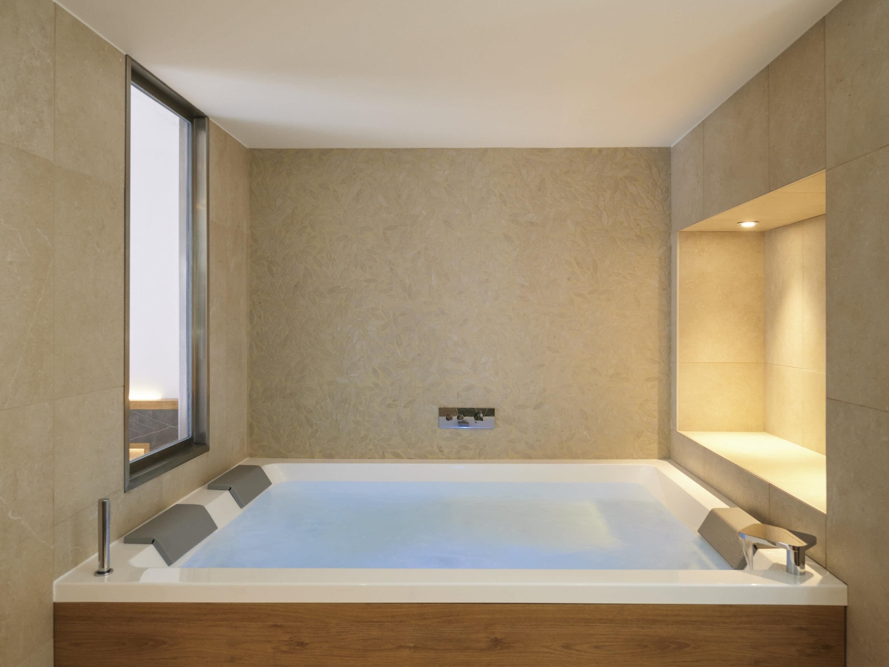 Photo - Mercure Avignon TGV Hotel & Spa