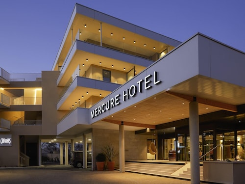 Mercure Avignon TGV Hotel et Spa