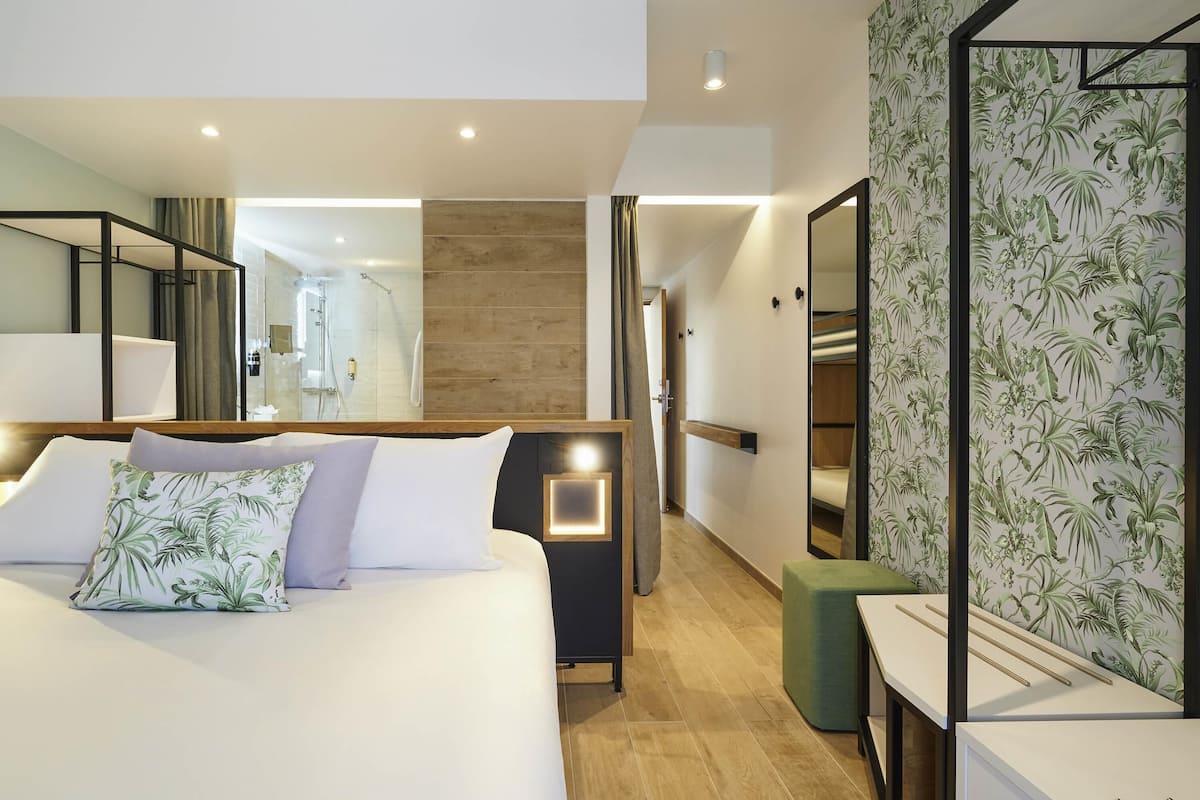 Classic Room, Multiple Beds, Balcony | Hypo-allergenic bedding, in-room safe, desk, blackout drapes