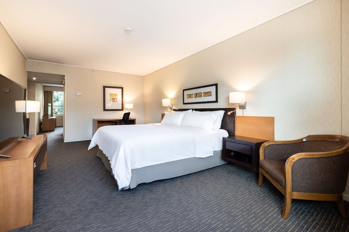 Premium bedding, memory-foam beds, in-room safe, desk