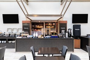 Free daily buffet breakfast  - Holiday Inn Express Santiago Las Condes by IHG (Santiago)