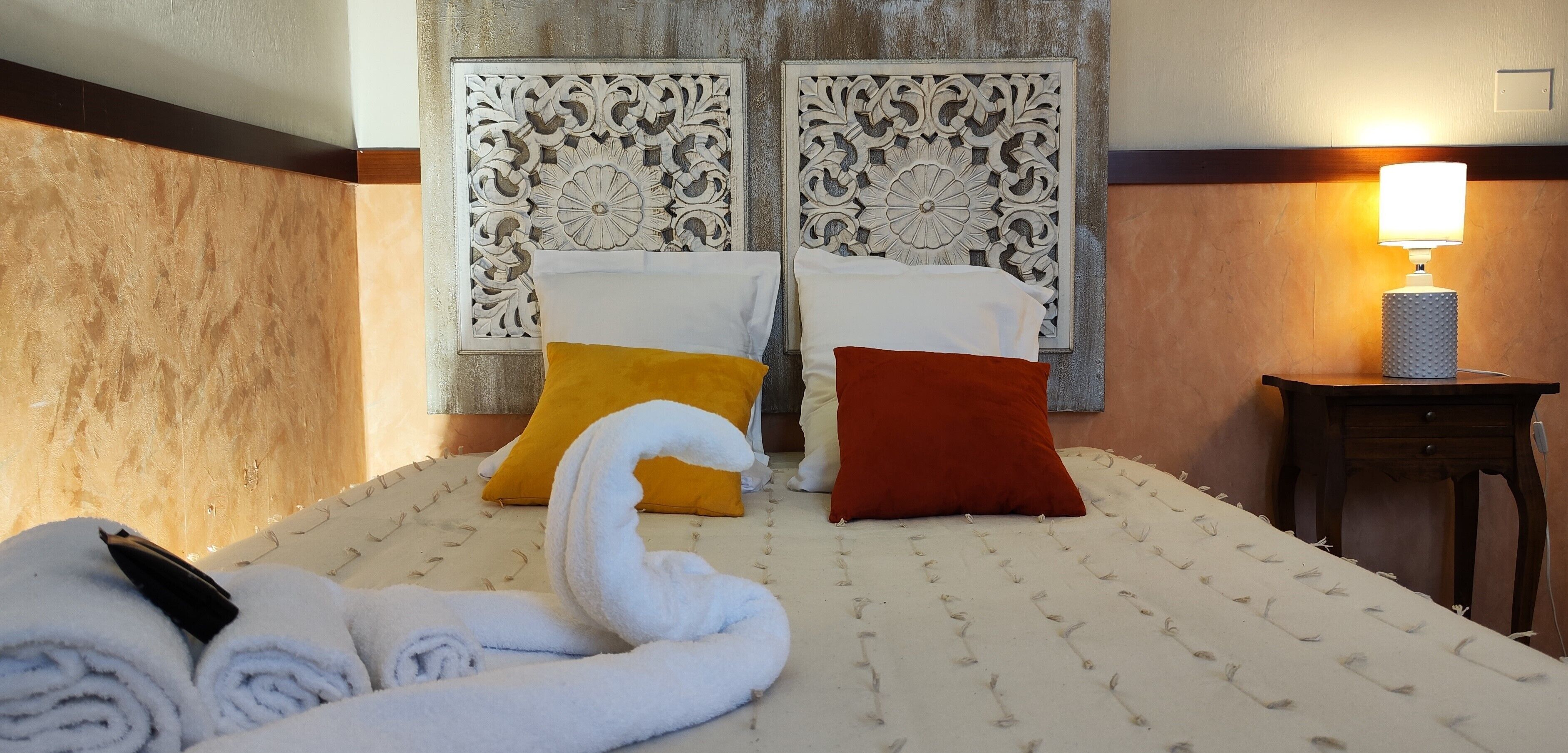 Single Room | Down duvets, in-room safe, desk, laptop workspace