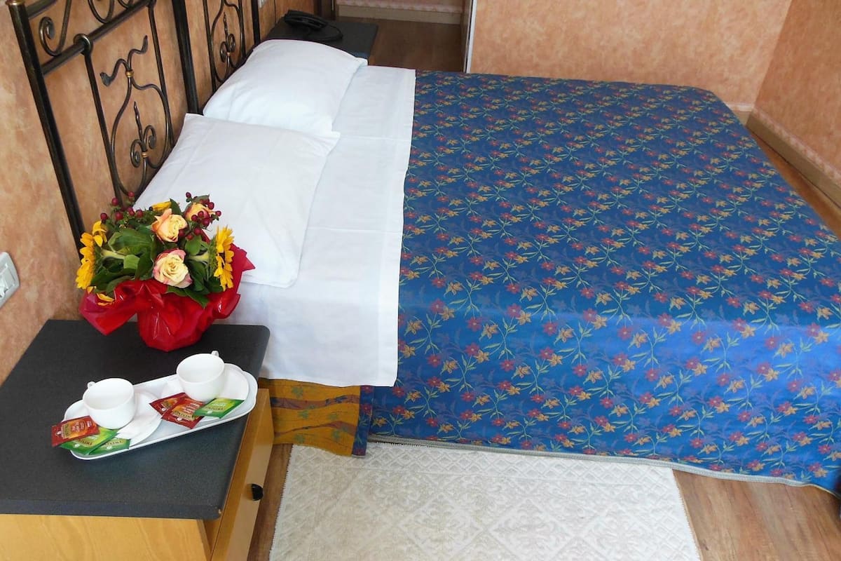 Doppelzimmer | Schreibtisch, kostenloses WLAN, Bettwäsche