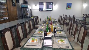 Breakfast, lunch and dinner served - Hotel Windsor Suites (Santiago)
