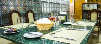 Hotel Windsor Suites