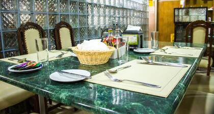 Hotel Windsor Suites