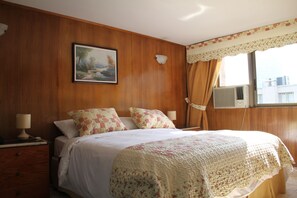 Double or Twin Room | View from room - Hotel Windsor Suites (Santiago)