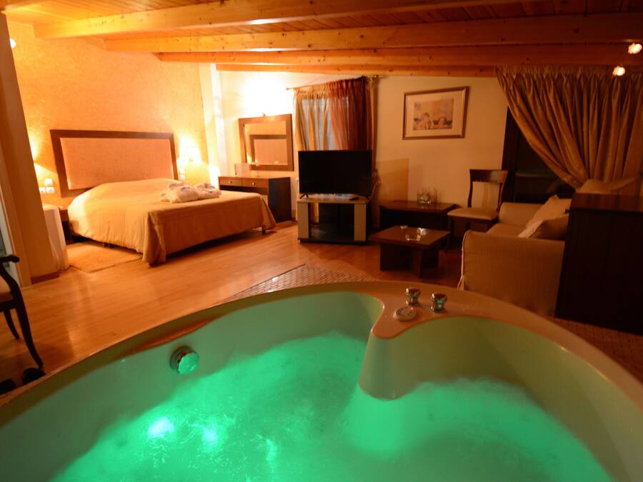 Suite, bañera de hidromasaje | Vistas desde la habitación