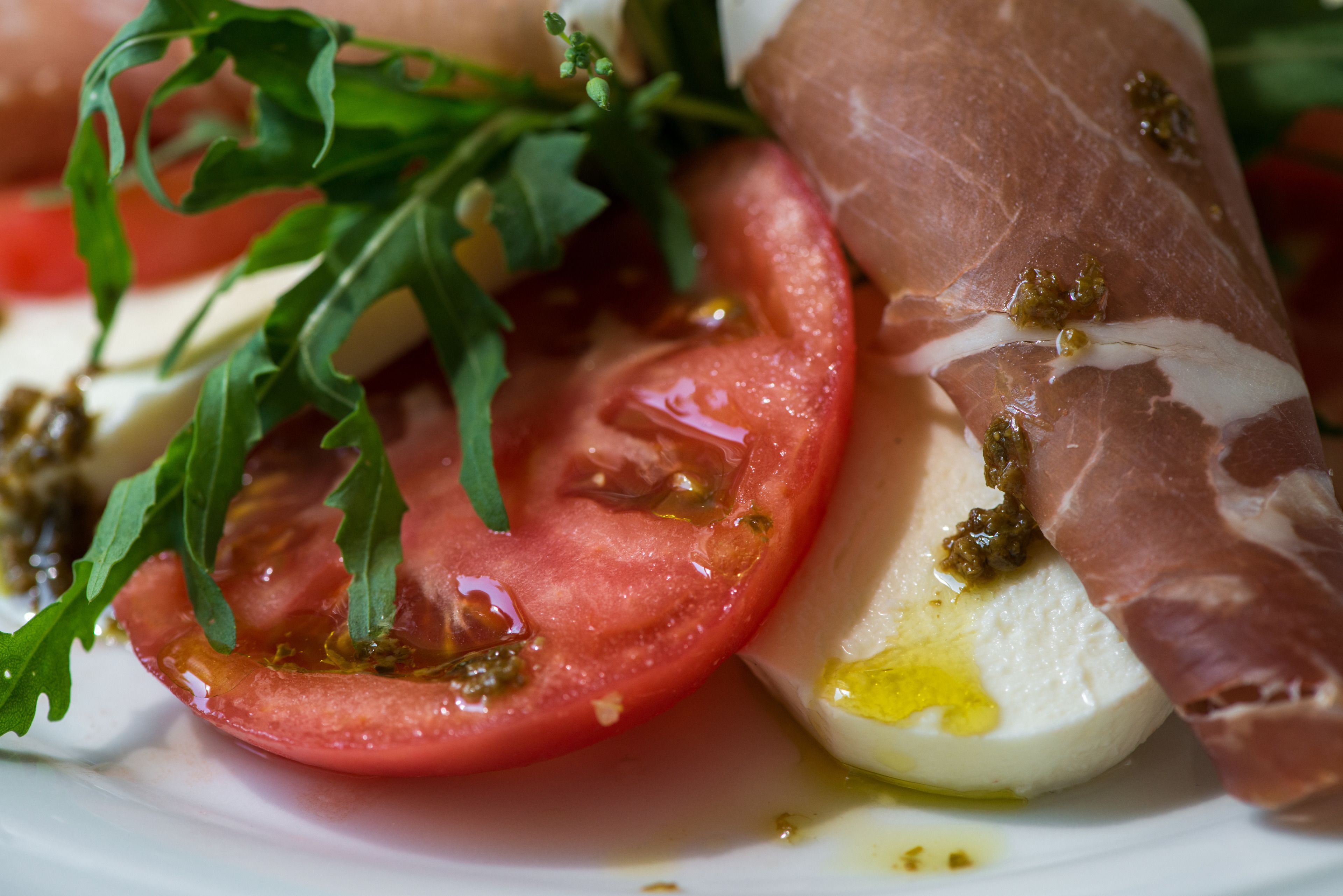 breakfast, lunch, dinner served; international cuisine