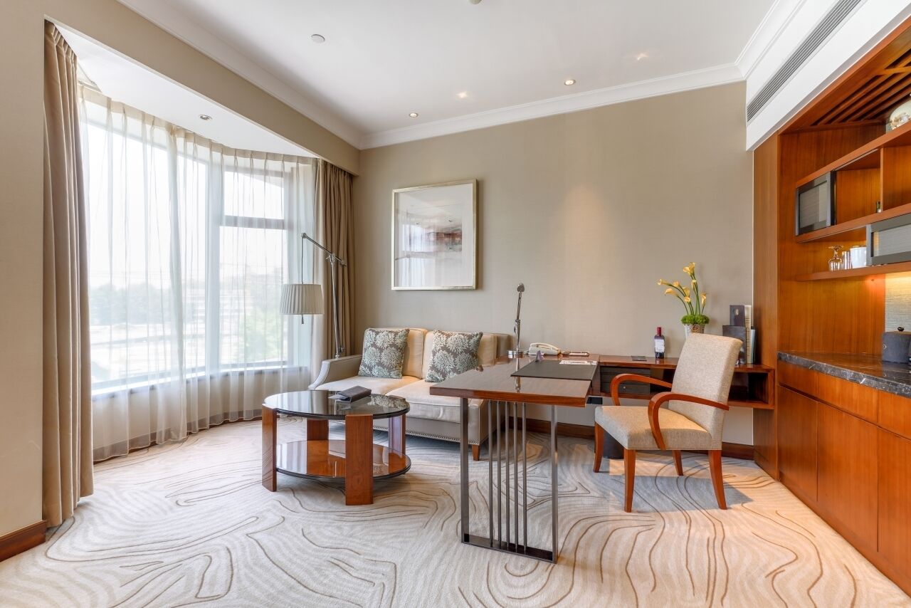 Junior Suite, 1 King Bed | 1 bedroom, premium bedding, down comforters, minibar