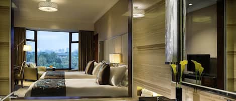 1 bedroom, premium bedding, down duvets, minibar