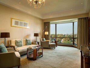 Suite, 1 King Bed (Prestige)