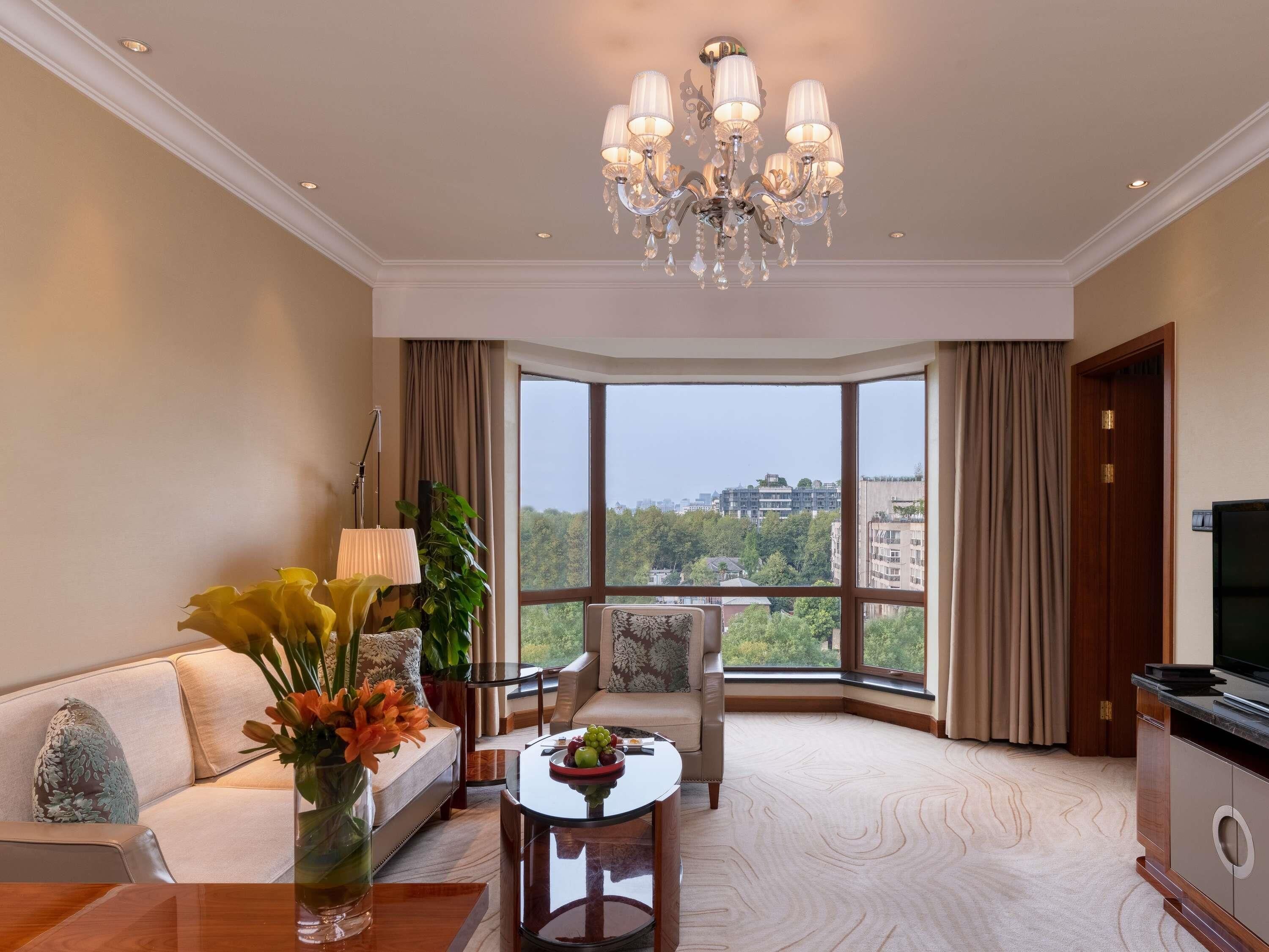 Phòng Suite, 1 giường cỡ king (Prestige) | 1 phòng ngủ, bộ đồ giường cao cấp, chăn bông, minibar 