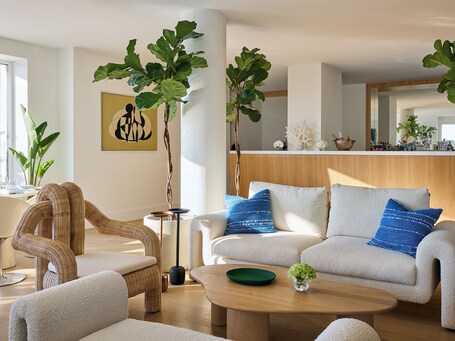 The Roc Club - Image 7