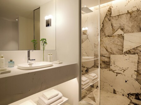 The Roc Club - Image 26