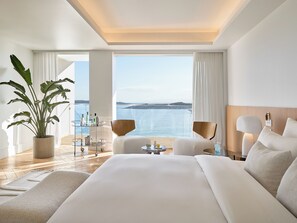 Club Deluxe Room, Sea & Marina Views | Premium bedding, in-room safe, soundproofing, free WiFi