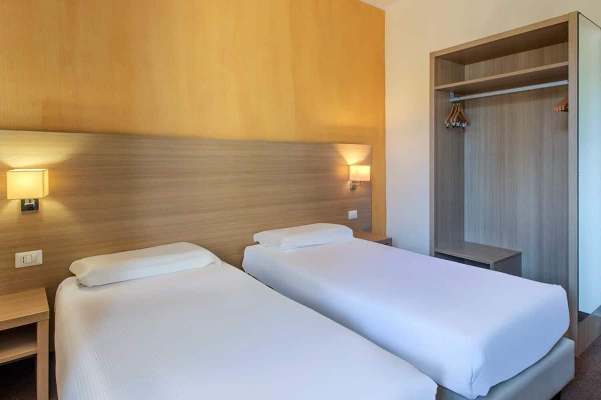 In-room safe, desk, blackout drapes, soundproofing