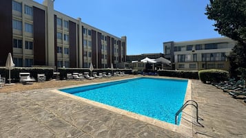 Piscina stagionale all'aperto
