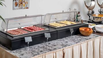 Servizio di pranzo, cena e brunch