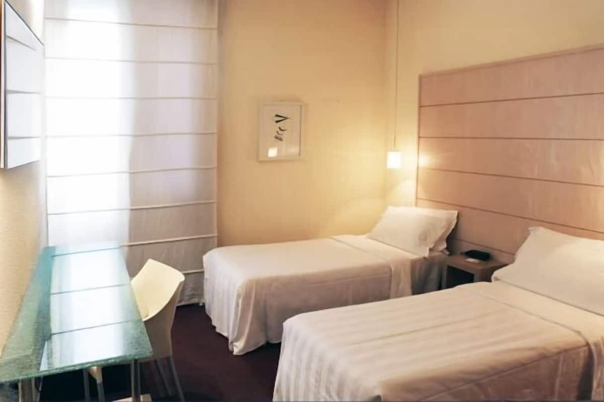 Egyptian cotton sheets, premium bedding, down duvets