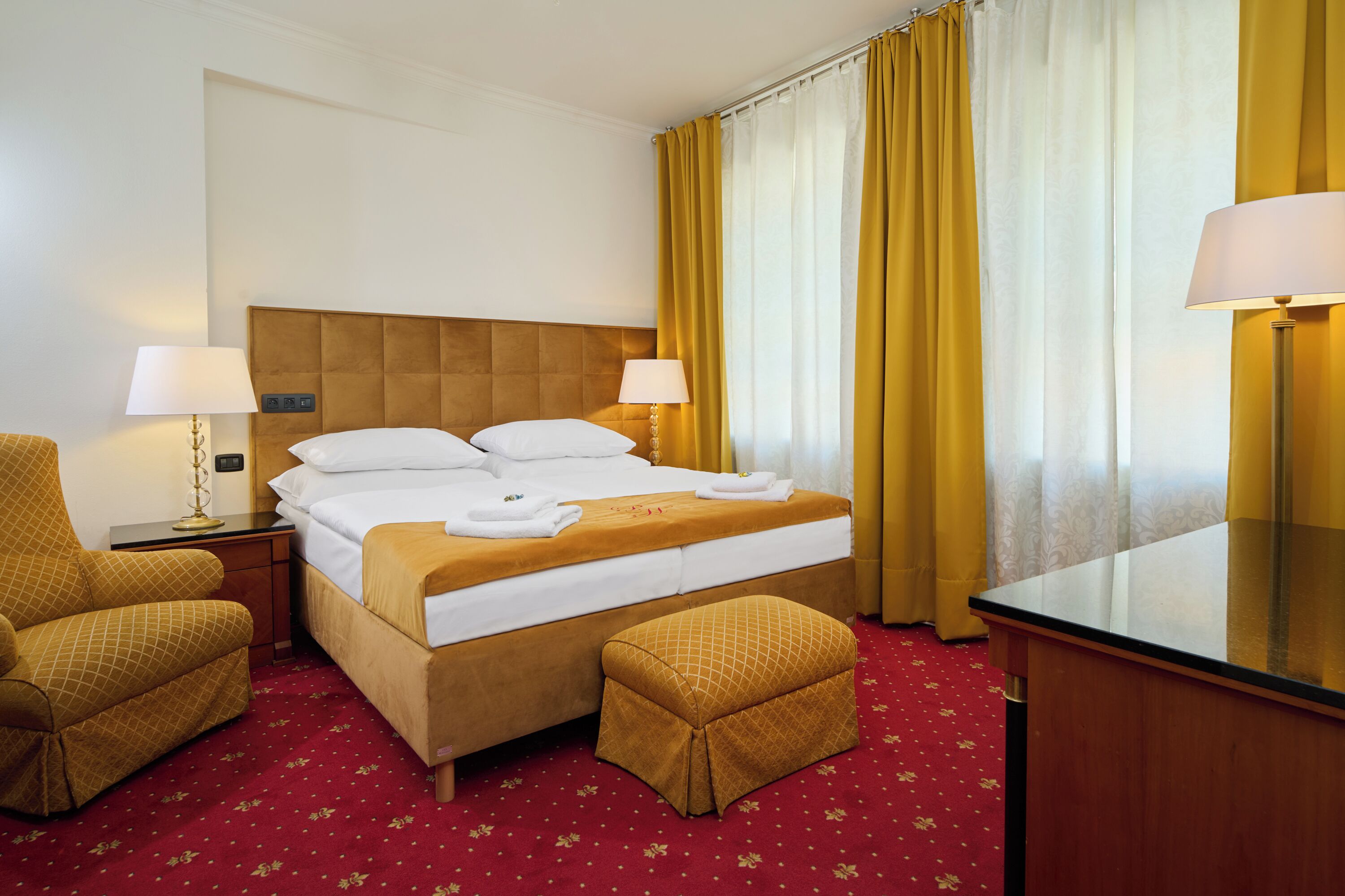 Chambre Standard Double ou avec lits jumeaux | Coffres-forts dans les chambres, rideaux occultants