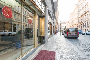 EntrĂ©e de lâhĂ©bergement